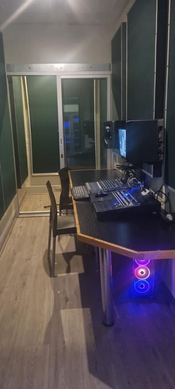 To Let commercial Property for Rent in Mowbray Western Cape